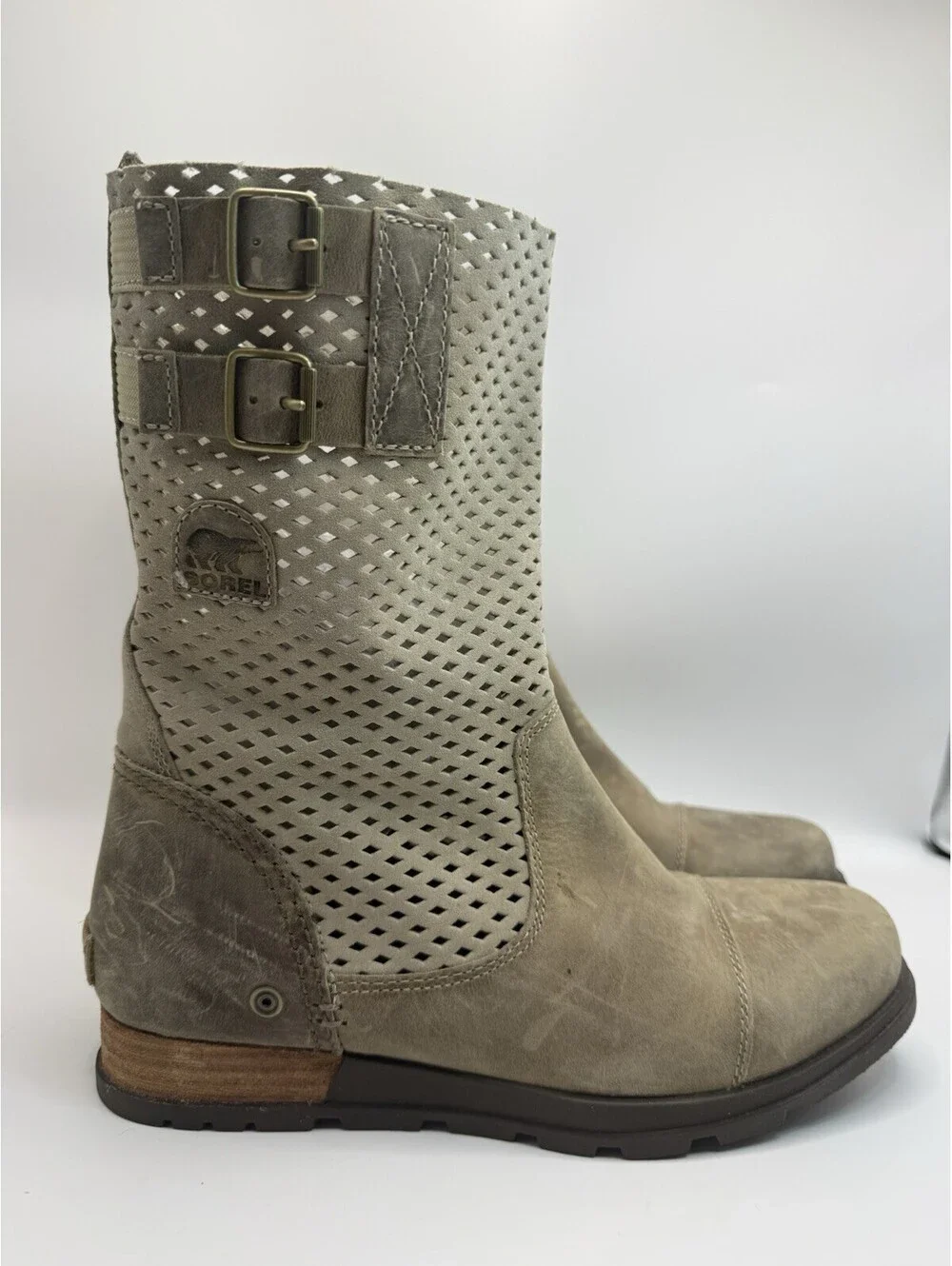Sorel Major  Pull On Taupe Leather Boots Perforated Laser Cut Women’s Size 9